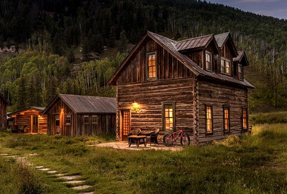 Cozy Cabin Rental near Mesa Verde National Park, Colorado - Dolores, Colorado - glamping.directory