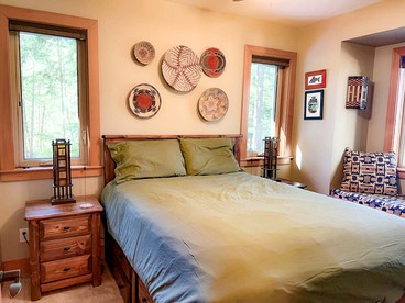 Lakeside Modern Cabin with Spectacular Equipped Outdoor, Jacuzzi and Outdoor Shower in Washington - Lummi Island, Washington - glamping.directory