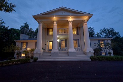 Luxury Pigeon Forge Rental for Large Family Getaways in Tennessee - glamping.directory