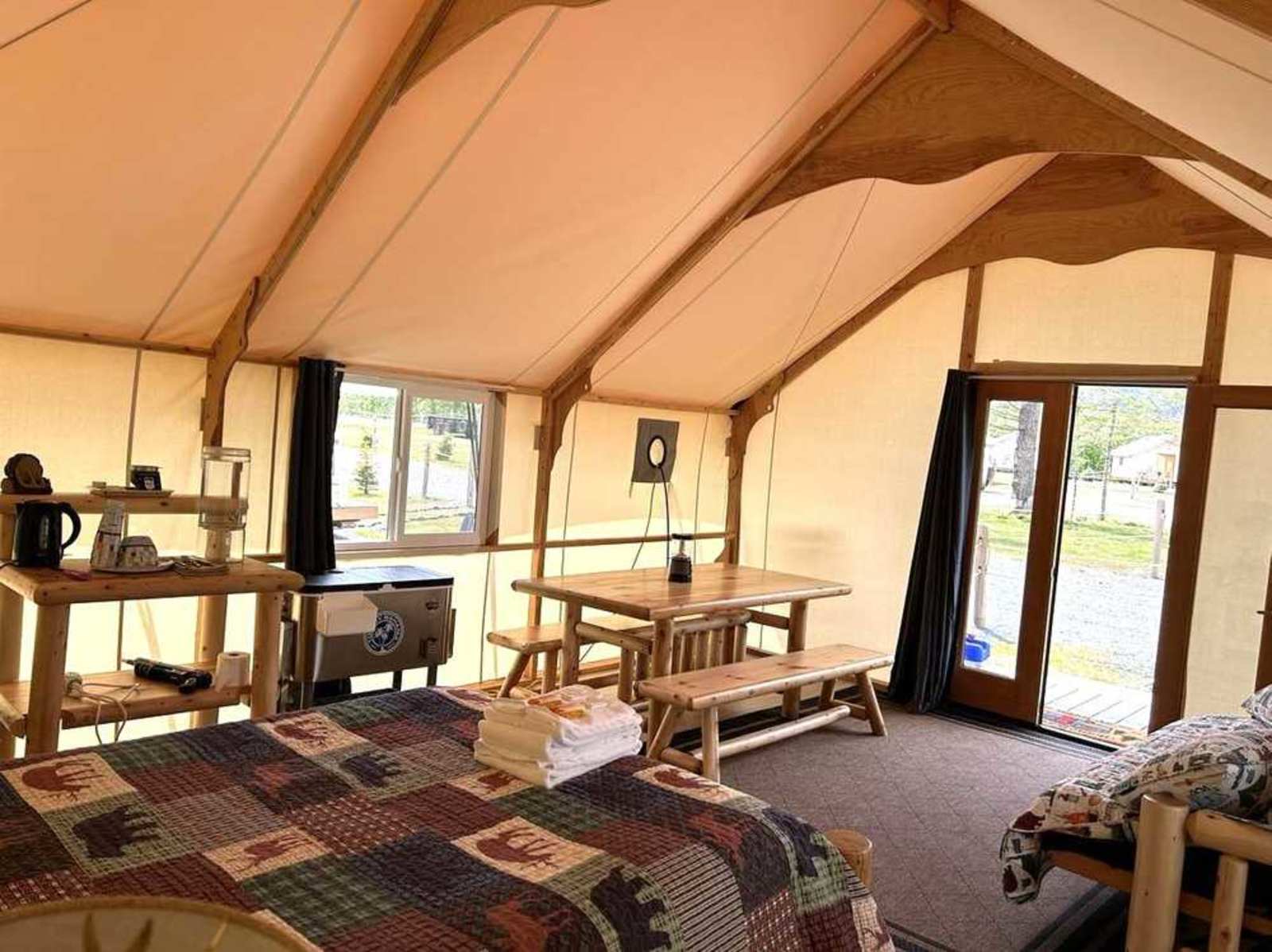 Howling Wolf Resort - Seward, Alaska - glamping.directory