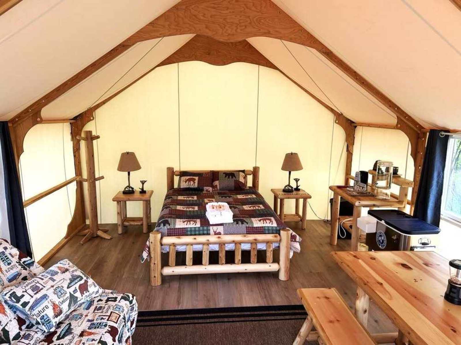 Howling Wolf Resort - Seward, Alaska - glamping.directory