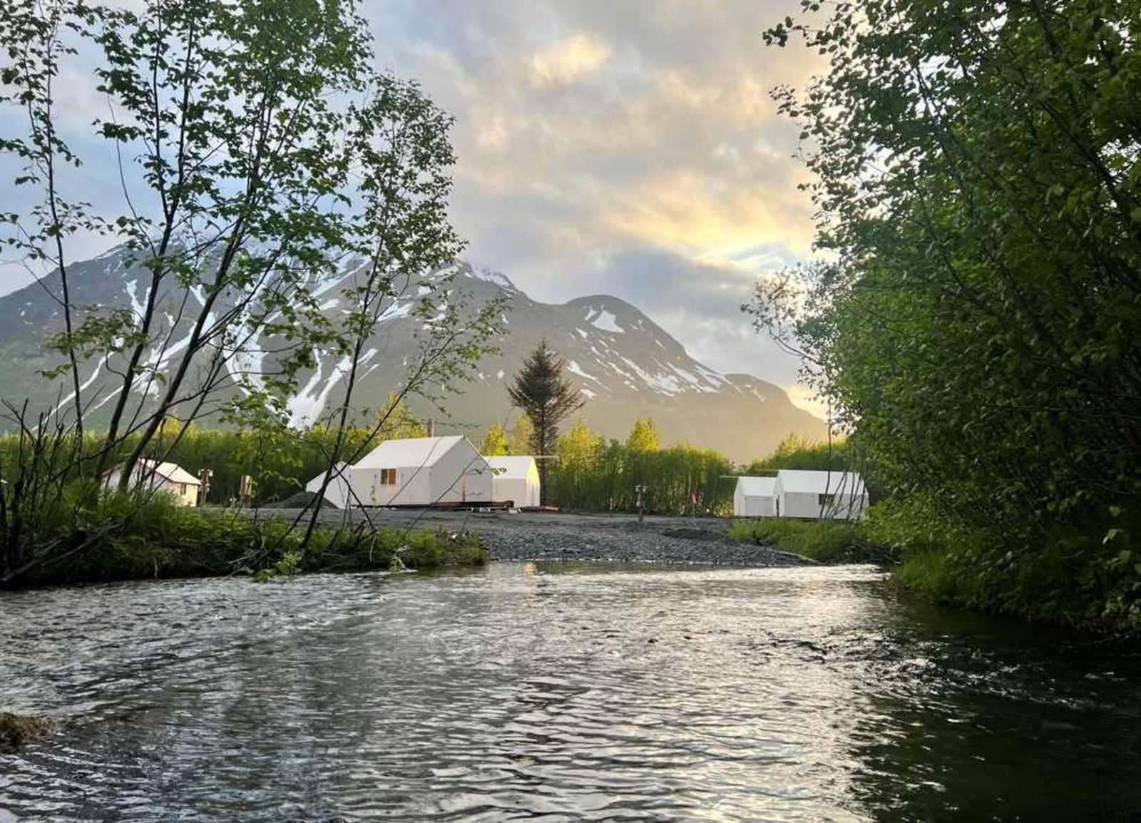 Howling Wolf Resort - Seward, Alaska - glamping.directory