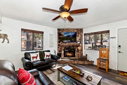 Alpine Adventure Awaits: Classic Cabin Near Snow Summit in Big Bear Lake - Big Bear Lake, California - glamping.directory