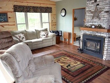 Quiet Lakeside Cabin Rental for Families just Outside of Minocqua, Wisconsin - Woodruff, Wisconsin - glamping.directory