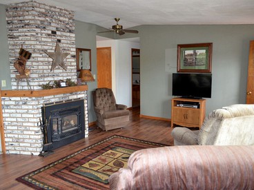 Quiet Lakeside Cabin Rental for Families just Outside of Minocqua, Wisconsin - Woodruff, Wisconsin - glamping.directory