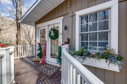 Stunning Cottage with Tennis Court and Hot-tub in Sevierville, Tennessee - Sevierville, Tennessee - glamping.directory