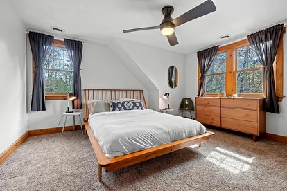Beautiful Rustic Cabin Perfect for Group Vacations in Pittsfield, Vermont - Pittsfield, Vermont - glamping.directory
