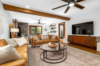 Beautiful Rustic Cabin Perfect for Group Vacations in Pittsfield, Vermont - Pittsfield, Vermont - glamping.directory
