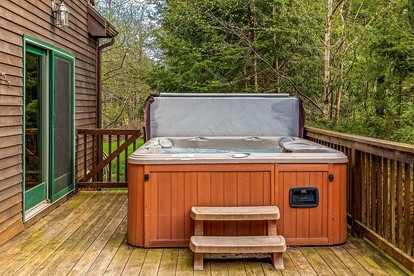 Beautiful Rustic Cabin Perfect for Group Vacations in Pittsfield, Vermont - Pittsfield, Vermont - glamping.directory