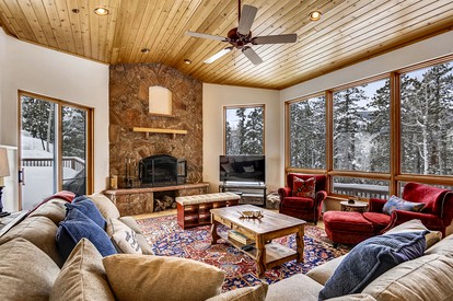 Impressive Cabin Rental for a Family Getaway near Downtown Durango, Colorado - Durango, Colorado - glamping.directory