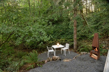 Peaceful Forest Hideout Cabin with Minimalist Design near Cape Horn in Washougal, WA - Washougal, Washington - glamping.directory