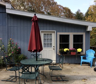 Cozy Studio Cabin Rental with Hot Tub Perfect for Glamping in Ohio - glamping.directory