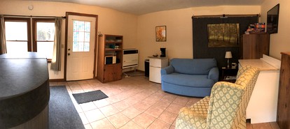 Cozy Studio Cabin Rental with Hot Tub Perfect for Glamping in Ohio - Logan, Ohio - glamping.directory