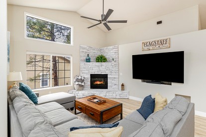 Spacious Mountain Retreat with Hot Tub and Pizza Oven, Perfect for a Luxury Retreat to Flagstaff - Flagstaff, Arizona - glamping.directory