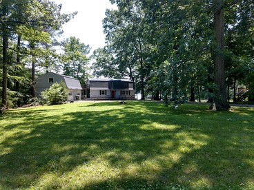 Peaceful Riverfront Cottage Rental near the Chesapeake Bay in Virginia - glamping.directory