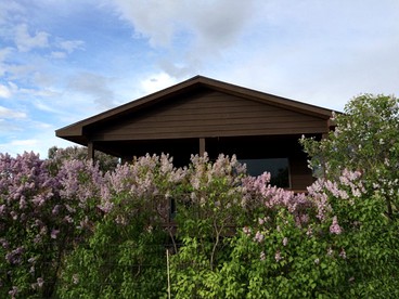 Romantic and Rural Cabin Rental Close to Yellowstone River near Bozeman, Montana - Livingston, Montana - glamping.directory