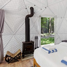Scenic Mountain View Dome Retreat with Cozy Wood Stove in Lincoln, Maine - Lincoln, Maine - glamping.directory