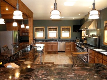 Impressive Cabin Rental for Large Groups in Au Sable Forks, New York - Au Sable Forks, New York - glamping.directory