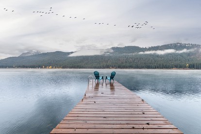 Serene Cute Cabin with Magical Lake Views and Game Room in Leavenworth, Washington - Leavenworth, Washington - glamping.directory