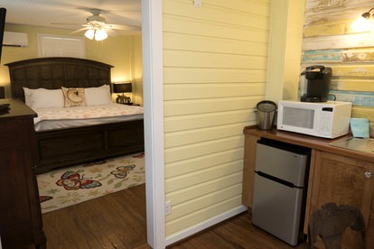 Romantic Bed and Breakfast Suite for Two Guests near Savannah, Georgia - Tybee Island, Georgia - glamping.directory