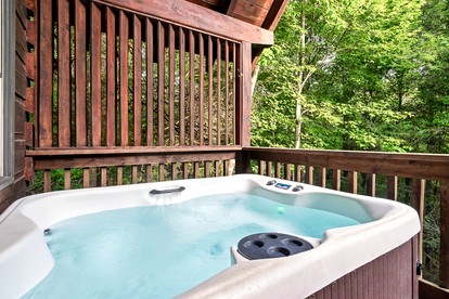 Wonderful Cabin with Hot-tub and Pool Table in Sevierville, Tennessee - Sevierville, Tennessee - glamping.directory