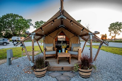 Breathtaking Tented Cabin with Gorgeous Sights in Cassville, Missouri - Cassville, Missouri - glamping.directory