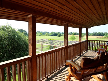Gorgeous Luxury Cabin Rental Ideal for Large Groups near Dallas, Texas - Quinlan, Texas - glamping.directory