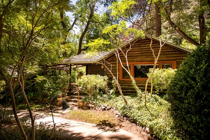 Private Cabin Rental for Group Getaway near Flagstaff, Arizona - glamping.directory