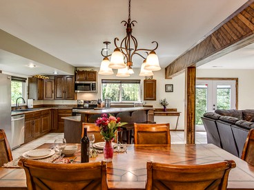 Spacious Cabin Rental for Families near Leavenworth, Washington - Leavenworth, Washington - glamping.directory