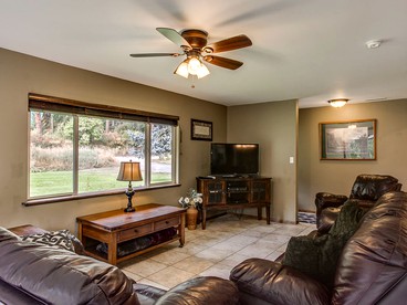 Spacious Cabin Rental for Families near Leavenworth, Washington - Leavenworth, Washington - glamping.directory