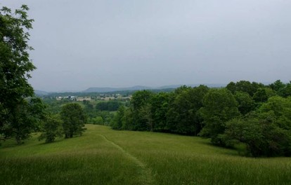 Romantic Getaway Surrounded by Peaceful Farmland near Lewisburg, West Virginia - Lewisburg, West Virginia - glamping.directory