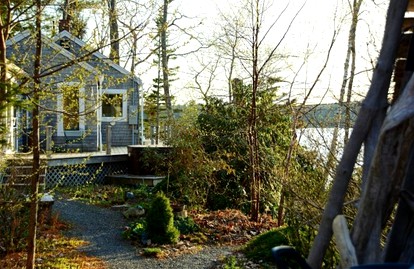 Gorgeous Waterfront Cottage with a Spacious Deck in East Boothbay, Maine - East Boothbay, Maine - glamping.directory