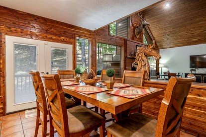 Enchanting Woodland Cabin Escape with Creekside Views near Lake Hamilton Arkansas - Hot Springs, Arkansas - glamping.directory