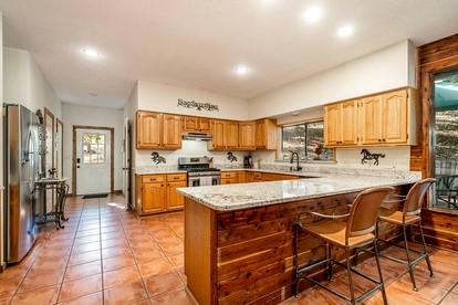 Enchanting Woodland Cabin Escape with Creekside Views near Lake Hamilton Arkansas - Hot Springs, Arkansas - glamping.directory
