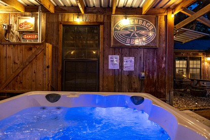 Chic, Renovated Barn with Hot Tub near the Heart of Fredericksburg Texas, Perfect for a Rustic Escape - Fredericksburg, Texas - glamping.directory