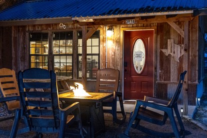 Chic, Renovated Barn with Hot Tub near the Heart of Fredericksburg Texas, Perfect for a Rustic Escape - Fredericksburg, Texas - glamping.directory