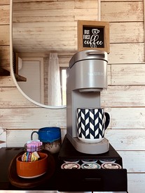 Cool Container by Canyon Lake Perfect For Relaxation Near Guadalupe River and Austin, Texas - Canyon Lake, Texas - glamping.directory