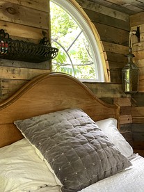 Gorgeous Tiny House Rental for a Glamping Getaway near Saratoga Springs in Upstate New York - Argyle, New York - glamping.directory