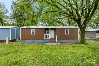 Modern Tiny Home with Office Space near Crystal Lake and Downtown Decatur, Arkansas - glamping.directory