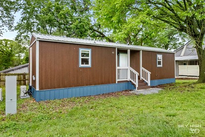 Modern Tiny Home with Office Space near Crystal Lake and Downtown Decatur, Arkansas - Decatur, Arkansas - glamping.directory