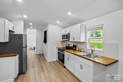 Modern Tiny Home with Office Space near Crystal Lake and Downtown Decatur, Arkansas - Decatur, Arkansas - glamping.directory