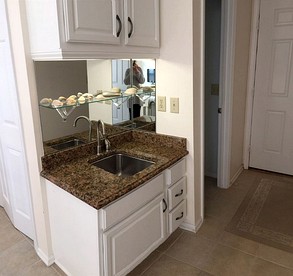 Beachfront Vacation Cottage with Superb Views in Holden Beach, North Carolina - Holden Beach, North Carolina - glamping.directory