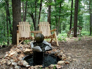 Peaceful and Spacious Log Cabin Rental with Woodland Views near Branson, Missouri - Branson, Missouri - glamping.directory