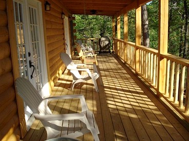 Peaceful and Spacious Log Cabin Rental with Woodland Views near Branson, Missouri - Branson, Missouri - glamping.directory