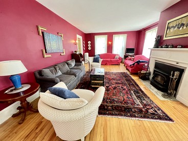 Unique Cottage with Great Surroundings in Sunderland, Vermont - Sunderland, Vermont - glamping.directory