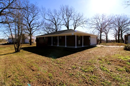 Peaceful Retreat with Expansive Yards & Cozy Outdoor Spaces in Alexander, Arkansas - Alexander, Arkansas - glamping.directory