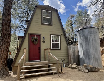 Cozy Rustic Cabin in the Prescott National Forest near Lynx Lake in Prescott, Arizona - glamping.directory