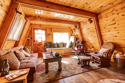 Cozy Rustic Cabin in the Prescott National Forest near Lynx Lake in Prescott, Arizona - Prescott, Arizona - glamping.directory