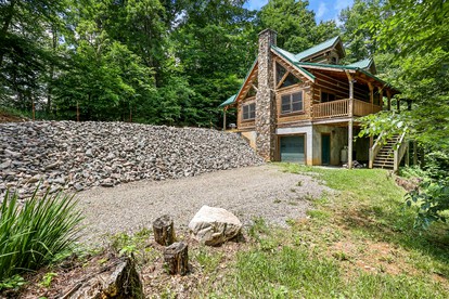 Wonderful Cabin near Boone Perfect for a Weekend Getaway in Nature - Trade, Tennessee - glamping.directory