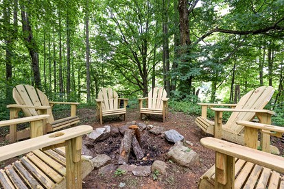 Wonderful Cabin near Boone Perfect for a Weekend Getaway in Nature - Trade, Tennessee - glamping.directory